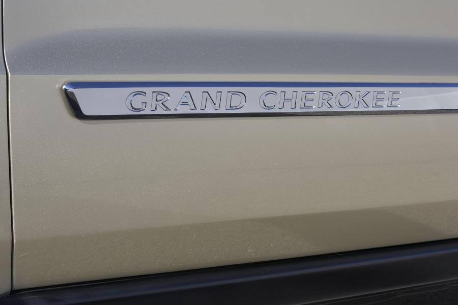  Jeep Grand Cherokee 2011 года  (фото 15 из 91)